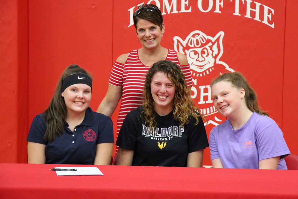 2018-19 Zoe Volcko Signing